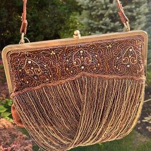 Stunning elegant beaded hand bag/clutch.